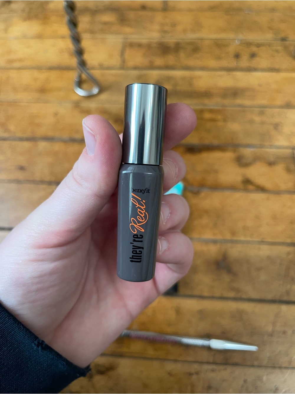 NEW benefit makeup bundle - Picture 4 of 5